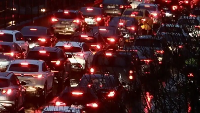 İstanbulluları Bekleyen Zorlu Süreç: Ankara Yolu 12 Saat Kapalı Kaldı