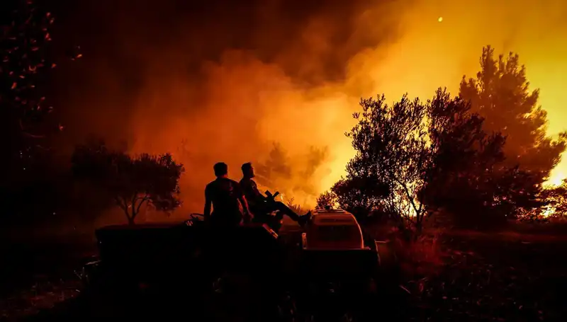 Çanakkale Orman Yangını: 785 Kişi Tahliye Edildi, Yangın Kontrol Altına Alınmaya Çalışılıyor