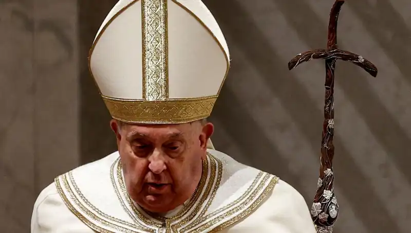 Vatikan'da Endişe: Papa Francis'in Hastanede Kalma Süreci Devam Ediyor