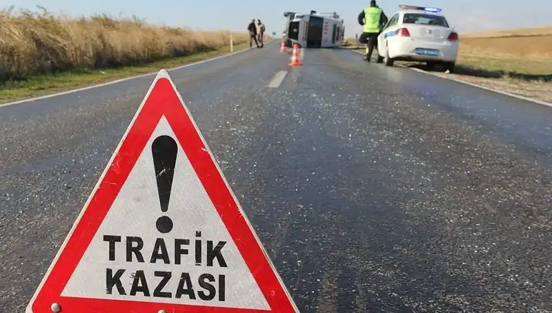 Niğde'de Zincirleme Kazada 16 Kişi Yaralandı - Kaza Anı Güvenlik Kameralarında
