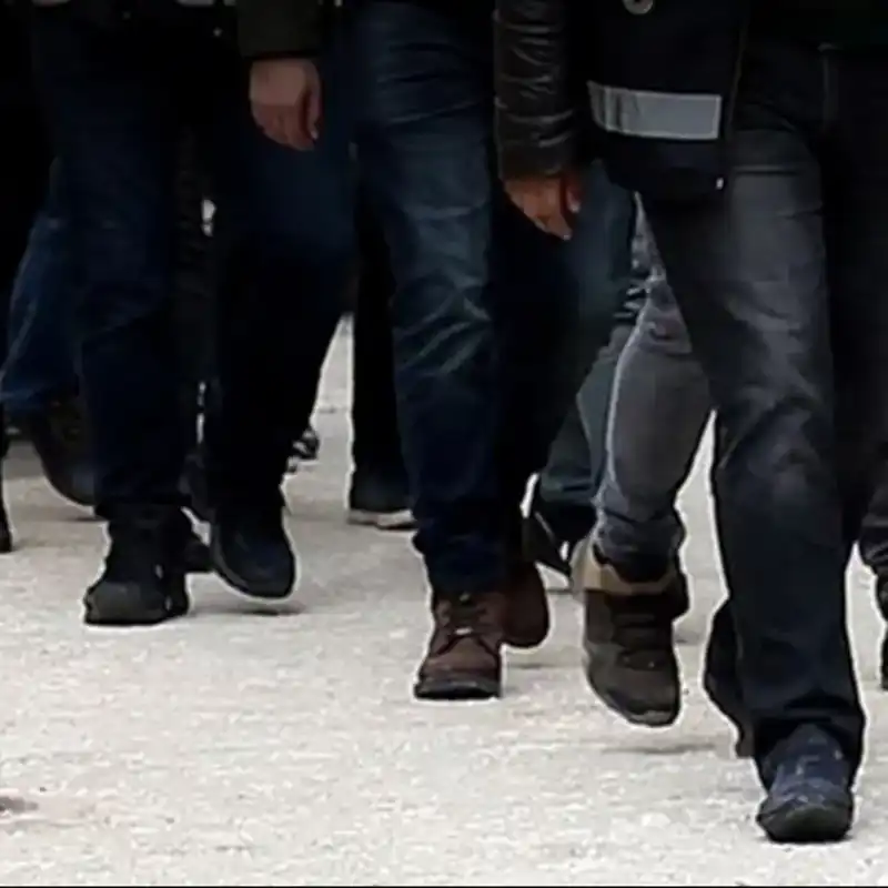 11 Kişi 87 Milyon Liralık Vurgun Yapan Çeteye Operasyon: 22 Kişi Tutuklandı