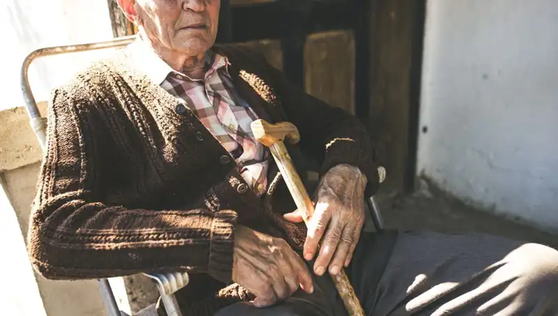 Yalnızlık ve İlgi Eksikliği: 100 Yaşlıdan 16’sında Depresyon Riski