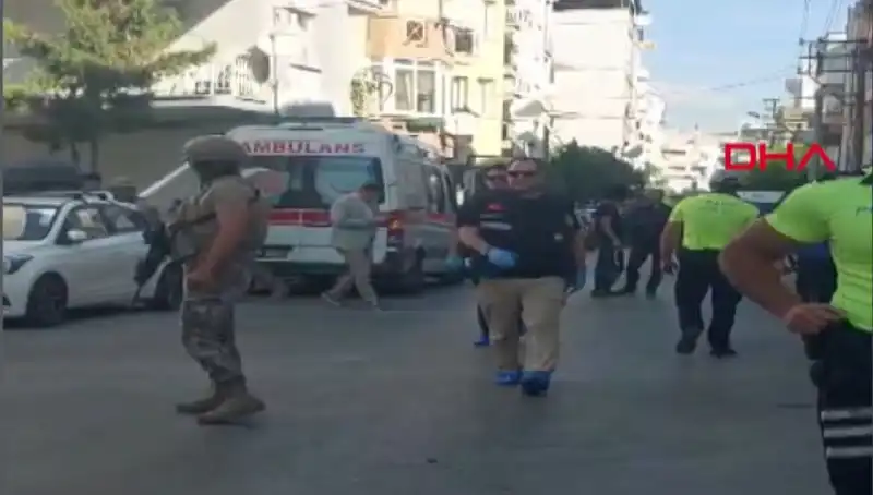 İzmir'de Karakola Silahlı Saldırı: Üzücü Kayıplar ve Bir Yaralı