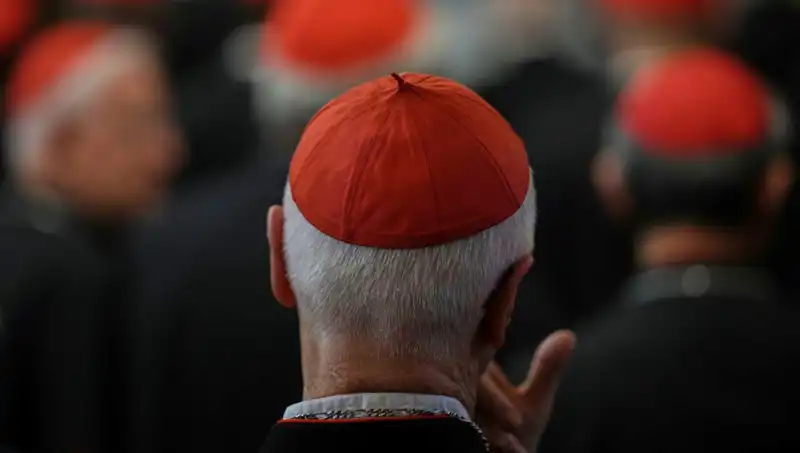 Yeni Papa Seçimi İçin Konklav Tarihi Açıklandı: Bekleyiş Başlıyor!