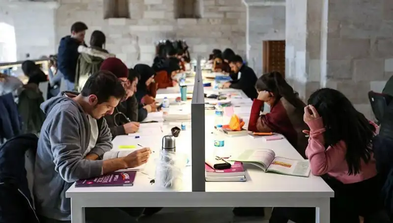 Üniversiteler 2023-2024 Eğitim Yılına Başlangıç Tarihlerini Açıkladı