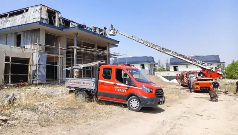 Ankara Gölbaşı'nda Villalar Arasında Çıkan Yangın Ortalığı Kavurdu!