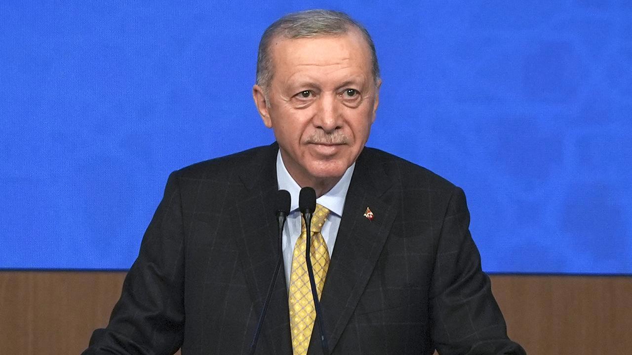 Cumhurbaşkanı Erdoğan'dan Deprem Bölgesine Müjde: Yıl Sonuna Kadar Tüm Konutlar Teslim Edilecek