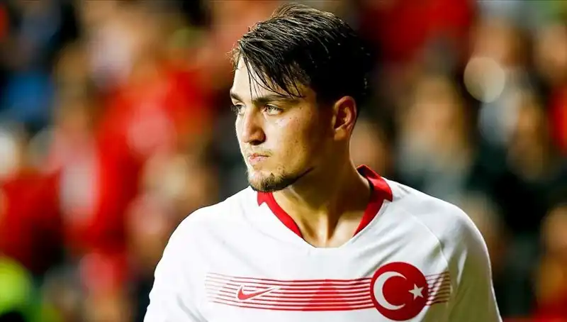 Beşiktaş'tan Sürpriz Transfer Girişimi: Milli Futbolcunun Yanıtı Ne Olacak?
