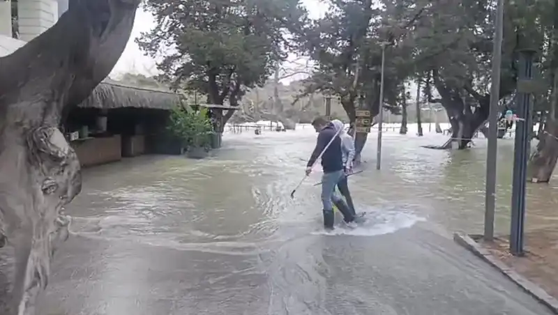 Manavgat Irmağı'nda Sular Yükseldi: İşletmeler Su Altında Kaldı