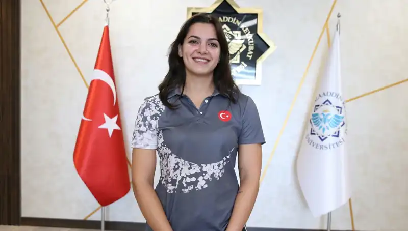 Altın Madalya Kazanan Esra'nın Yeni Hedefi: Dünya Şampiyonluğu