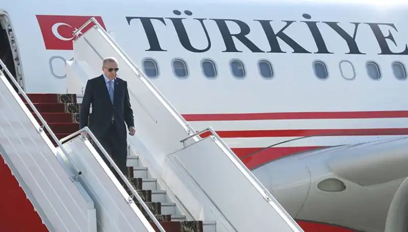 Cumhurbaşkanı Erdoğan İtalya'nın Sıcak Günlerinden Türkiye'ye Döndü