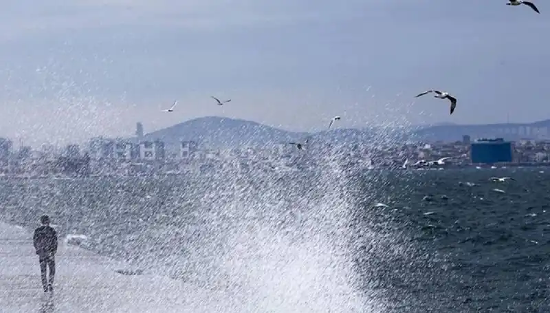 Yoğun Rüzgar ve Sağanak Yağış Geliyor! Tatil Planlarınızı Gözden Geçirin