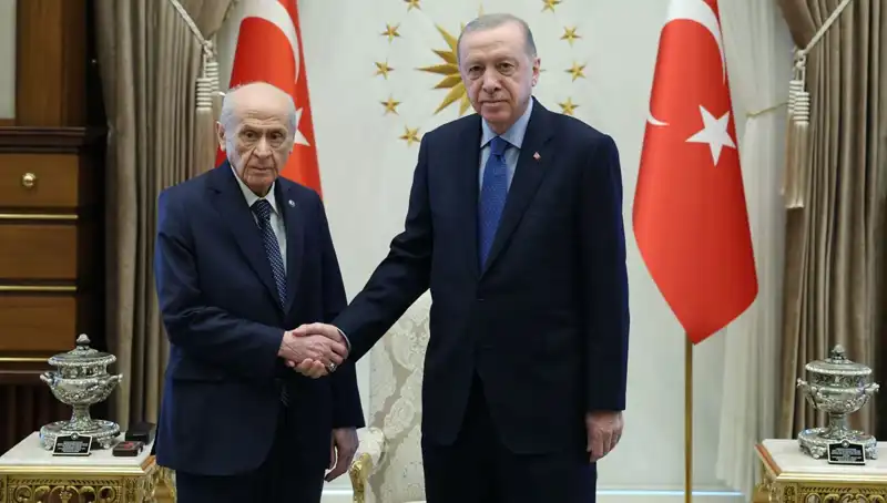 Cumhurbaşkanı Erdoğan ve Bahçeli Görüşmesi: Siyasi Gelişmeler Ne Anlama Geliyor?