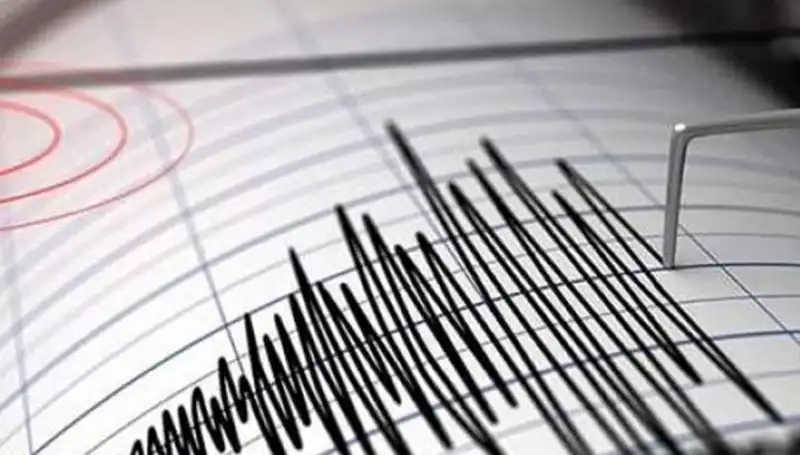 Sındırgı'da 4,3 Büyüklüğünde Deprem: Halk Panik İçinde!