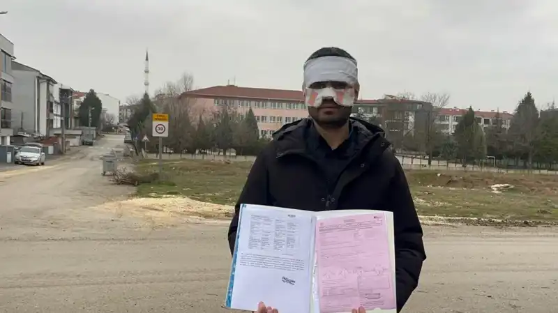 Bir Öğretmenin Siniri: Sıcak Çay Yüzüne İndi!