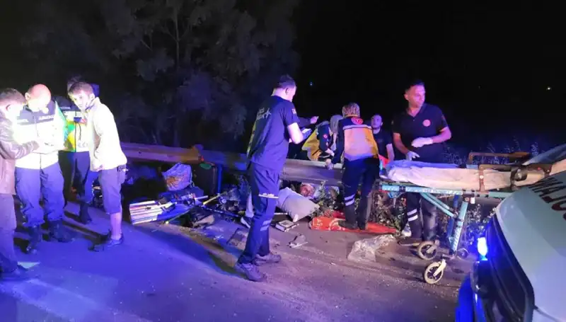 Minibüsten Savrulan Yolcuların Korkunç Kazası: Detaylar Ortaya Çıktı