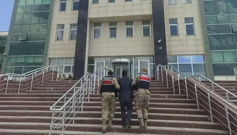 Hapis Ceza Korkusuyla Kaçan Zanlı, Gizlendiği Yerden Yakalandı!