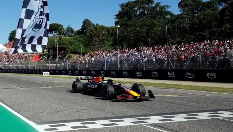 Formula 1 Büyük Ödülü'nde Monako Heyecanı: Yıldızlar Pistte Buluşuyor!