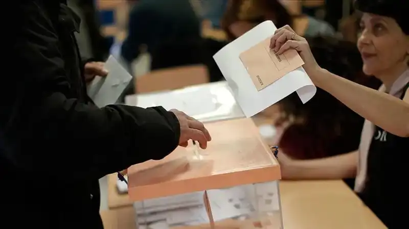 İspanya'da Sosyalistlerin İkinci Seçim Hezimetinin Ardındaki Nedenler ve Sonuçlar