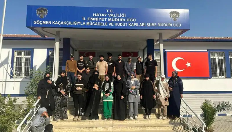 Minibüste 24 Göçmen Yakalandı: Sınır Güvenliği Alarm Verdi