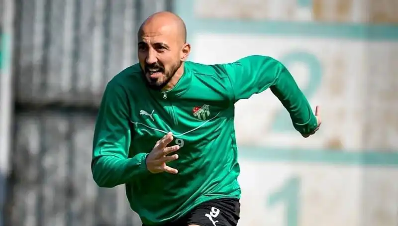 Milli Futbolcunun Kariyer Yolu: 2. Lig'e Dönüş Mü?
