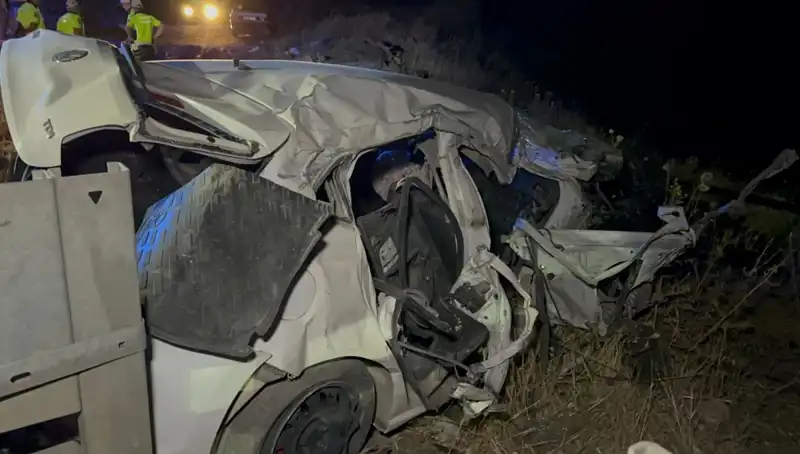 Ters Yolda Giden Otomobilin Tankerle Çarpışması: Korkunç Kazada 1 Ölü, 2 Yaralı!